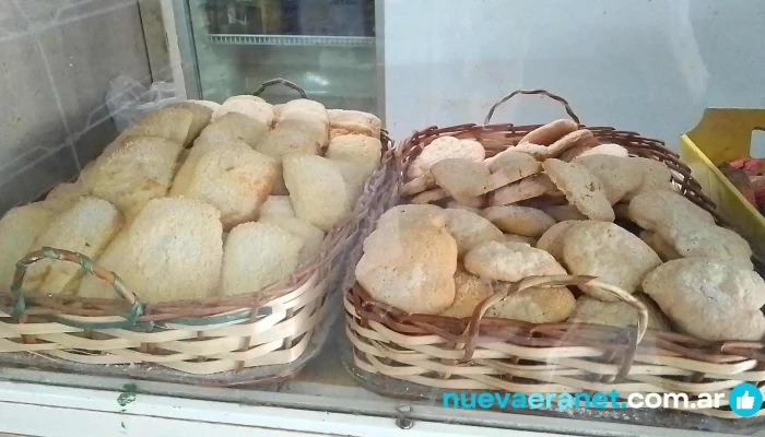 Panaderia Aca Nomas Comida Y Bebida - Las Heras