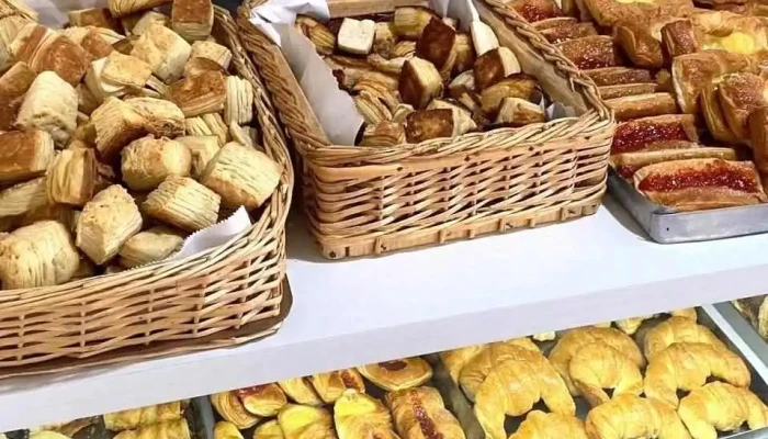 Panaderia Bujan -  Comida Y Bebida - La Carlota