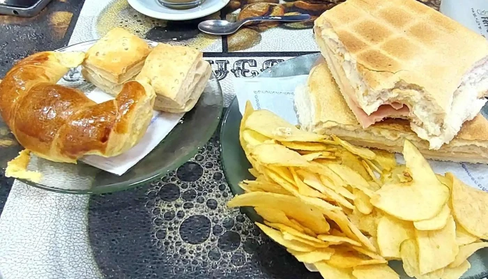 Panadería Cafetería La Reina - Villa Del Dique