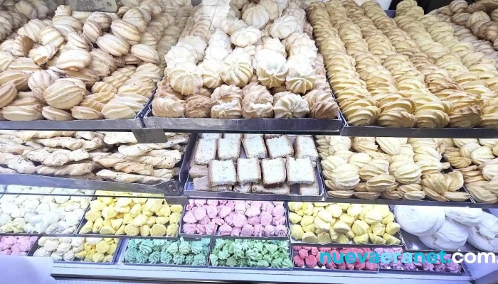 Panaderia Cristian Comida Y Bebida - Luzuriaga