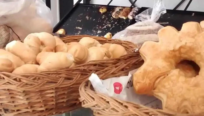 Panaderia El Artesano Comida Y Bebida - Comodoro Rivadavia