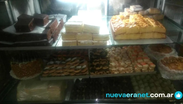 Panaderia Julian Vitrina - Cipolletti