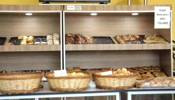 Panaderia La Artesana 2 Vitrina - Cutral Co