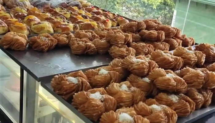 Panaderia La Esmeralda -  Comida Y Bebida - Crespo