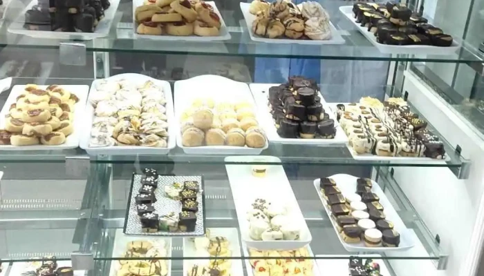 Panaderia La Esmeralda -  Vitrina - Crespo