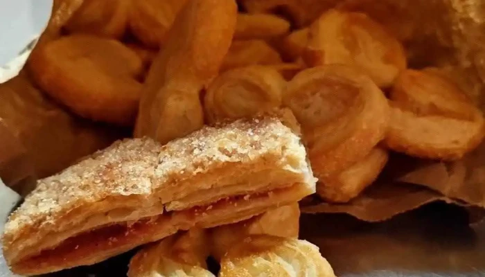 Panaderia La Familia Comida Y Bebida - Piedra del Aguila