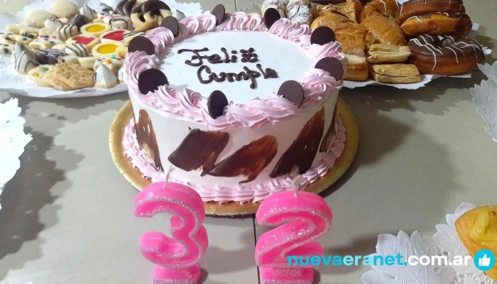 Panaderia La Familia Pastel - La Tigra