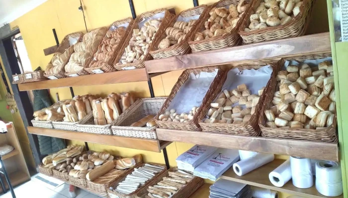 Panaderia La Industrial Papos Casa De Comidas Ambiente - Cmte. Luis Piedrabuena