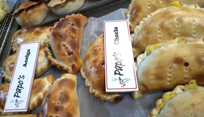 Panaderia La Industrial Papos Casa De Comidas Comida Y Bebida - Cmte. Luis Piedrabuena