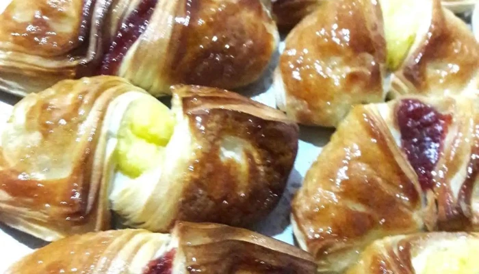 Panaderia La Leonesa De La Flia Allaman -  Comida Y Bebida - La Leonesa