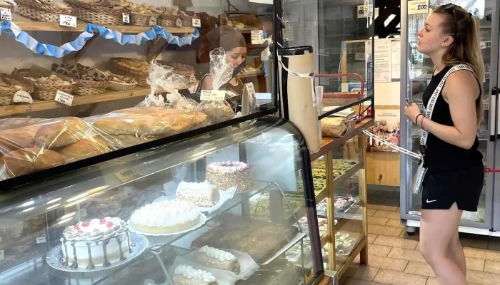 Panaderia La Modelo -  Vitrina - San Martín de los Andes