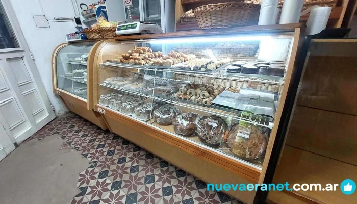 Panaderia La Nueva De Adrian Barrera Vitrina - Marcos Juárez