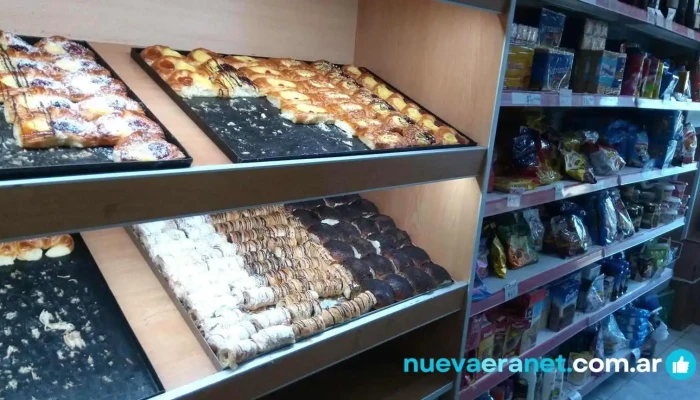 Panaderia La Nueva Lourdes -  Vitrina - Junín de los Andes