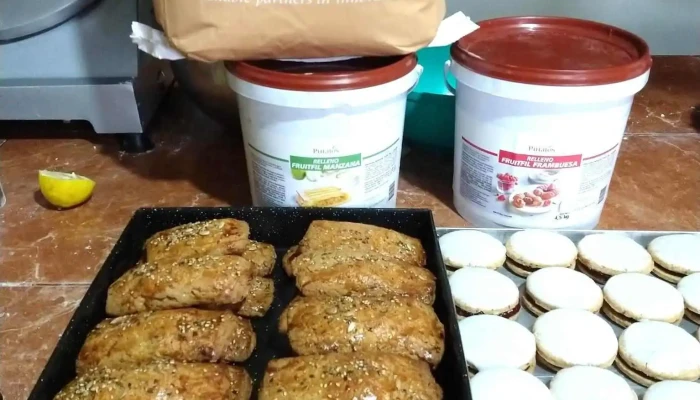 Panaderia Las Tres Miguitas Comida Y Bebida - Pozo Hondo