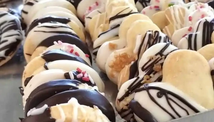 Panaderia Los Hermanos Comida Y Bebida - Trelew