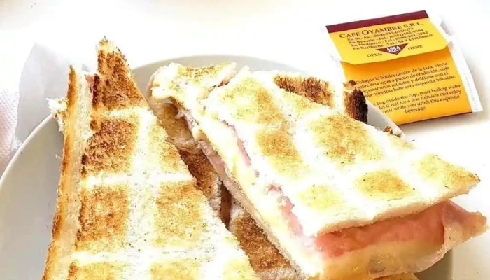 Panaderia Mitre -  Comida Y Bebida - Zapala