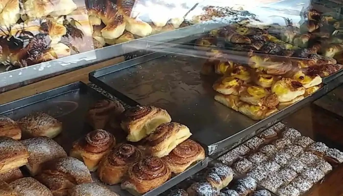 Panaderia Mon Petit -  Vitrina - Caleta Olivia