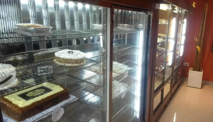 Panaderia Panulatto Vitrina - Las Breñas