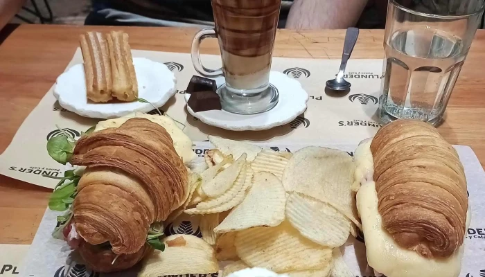 Panaderia Plunders Horario - Cosquín