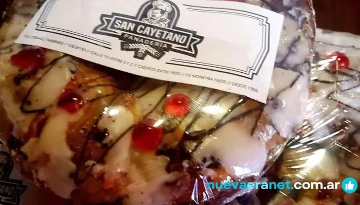Panaderia San Cayetano Comida Y Bebida - Caseros