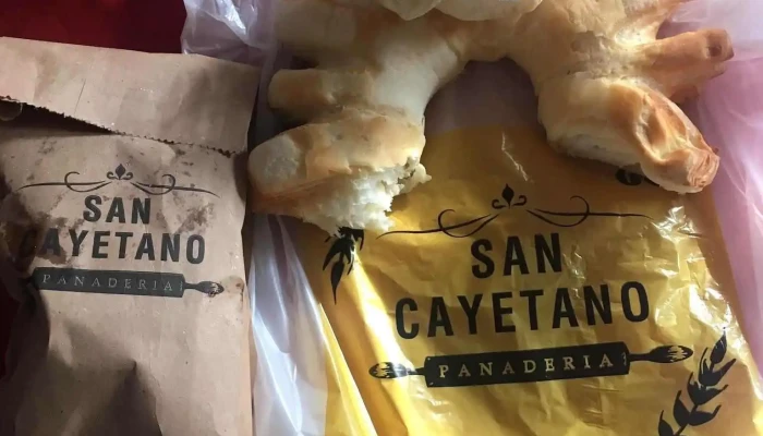 Panaderia San Cayetano Comida Y Bebida - Sáenz Peña