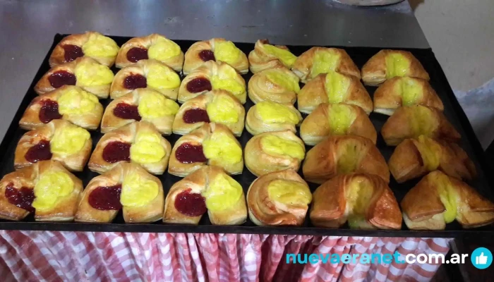 Panaderia San Nicolas Comida Y Bebida - La Banda