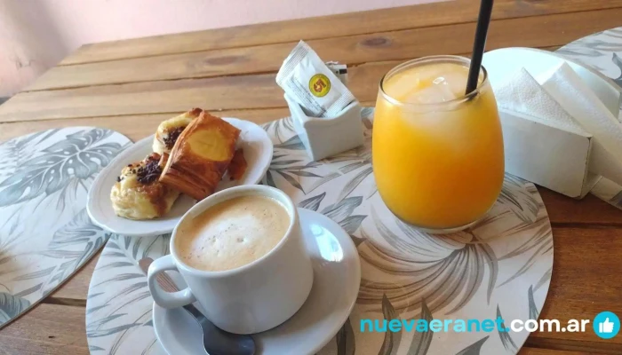 Panaderia Y Cafeteria Abuela Lala -  Comida Y Bebida - Mercedes