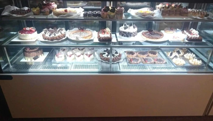 Panaderia Y Cafeteria Gabriela -  Vitrina - Villa Tulumaya