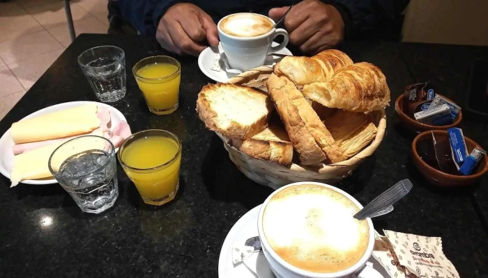 Panaderia Y Cafeteria Kirios Comida Y Bebida - Cruz del Eje