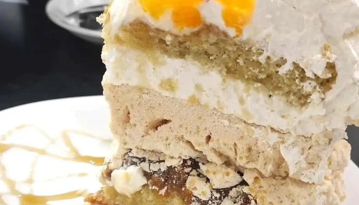 Panaderia Y Cafeteria La Falda Comida Y Bebida - La Falda
