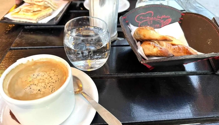 Panaderia Y Cafeteria La Moderna Cafe - Santa María