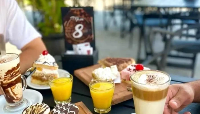 Panaderia Y Cafeteria Valentino Dulce Comida Y Bebida - Concepción