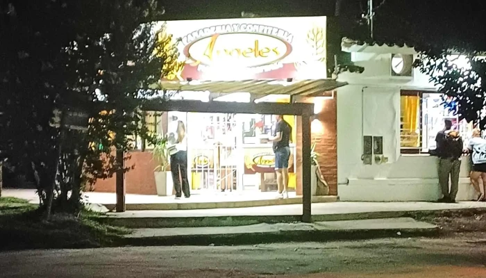 Panaderia Y Confiteria Angeles Promocion - Villa Parque Síquiman