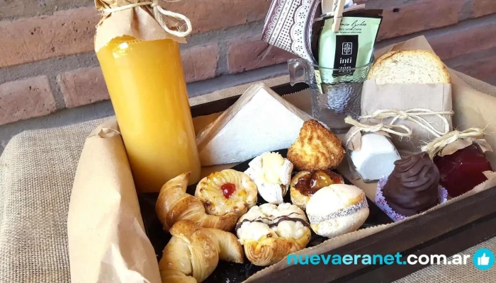 Panaderia Y Confiteria Artesanal La Aldea Del Propietario - Santa Lucía
