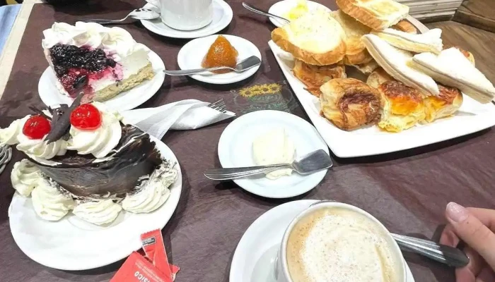 Panaderia Y Confiteria Cerritos Comida Y Bebida - Río Gallegos