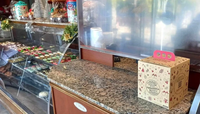 Panaderia Y Confiteria El Lucero Vitrina - Chabas