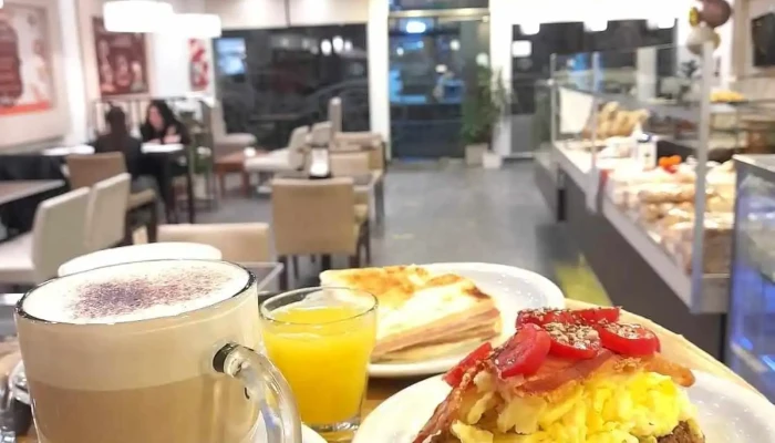 Panaderia Y Confiteria El Principito Comida Y Bebida - Concordia
