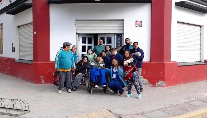 Panaderia Y Confiteria La Colonia -  Telefono - Cinco Saltos