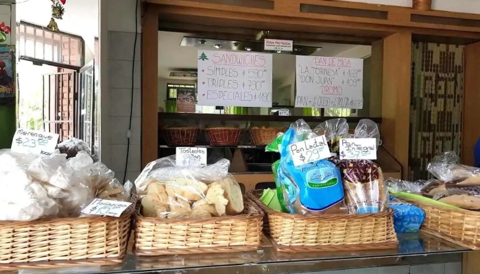 Panadería y Confitería Las 3 Espigas - Godoy Cruz