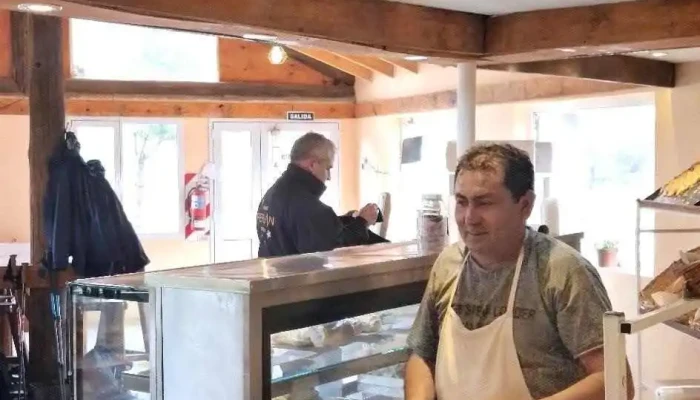 Panaderia Y Confiteria Los Saltenos Ambiente - El Chalten