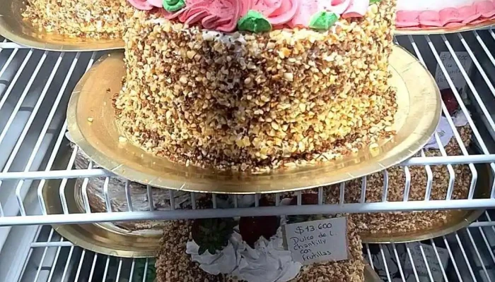 Panaderia Y Confiteria Lucia Videos - Esquina