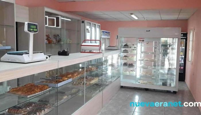 Panaderia Y Confiteria Mari -  Vitrina - Rivadavia