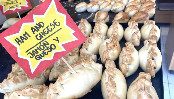 Panaderia Y Confiteria Que Rika -  Comida Y Bebida - El Chalten