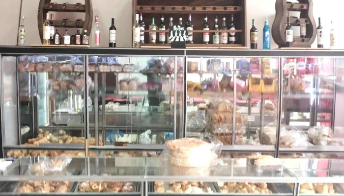 Panaderia Y Confiteria Rivadavia Vitrina - Mendoza