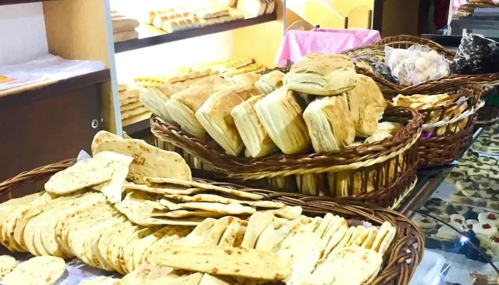 Panaderia Y Confiteria Tacuari Comida Y Bebida - Posadas