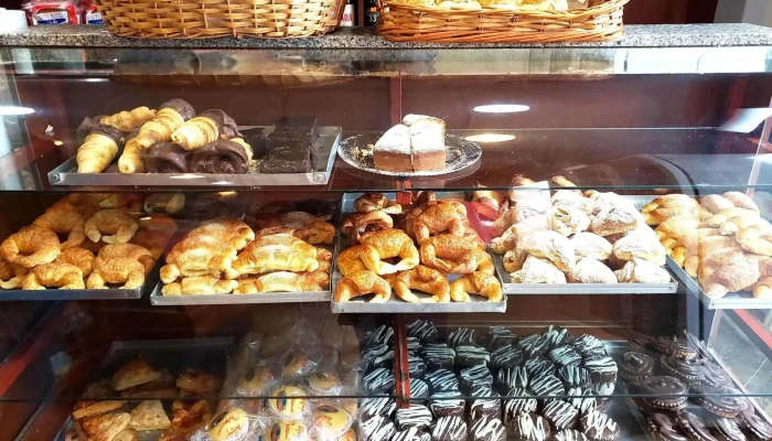 Panaderia Y Confiteria Zanello -  Vitrina - Cañada Rosquín