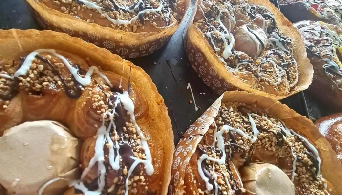 Panaderia Y Pasteleria Cinthia Comida Y Bebida - La Banda
