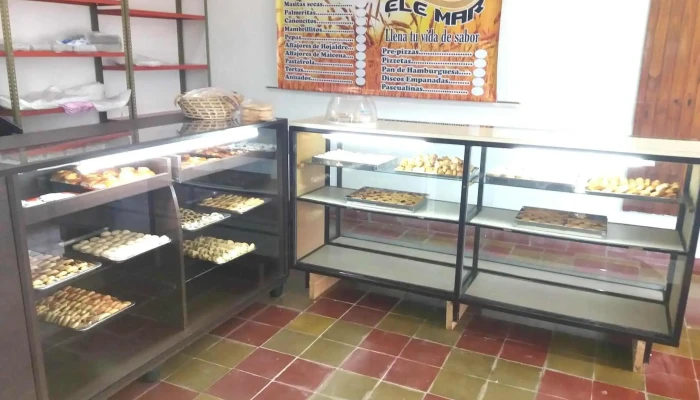 Panaderia Y Pasteleria Elemar Ambiente - Sáenz Peña