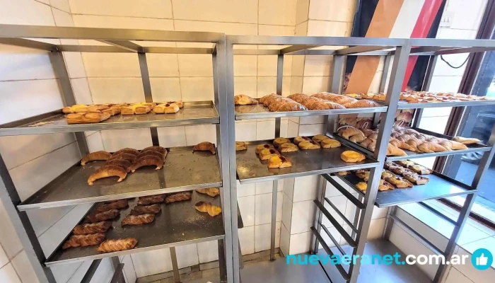 Panaderias Del Pueblo Sucursal B Mitre 1423 Vitrina - Cdad. Autónoma de Buenos Aires