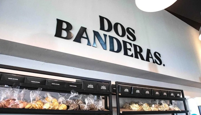 Panaderias Dos Banderas Vitrina - Río Cuarto